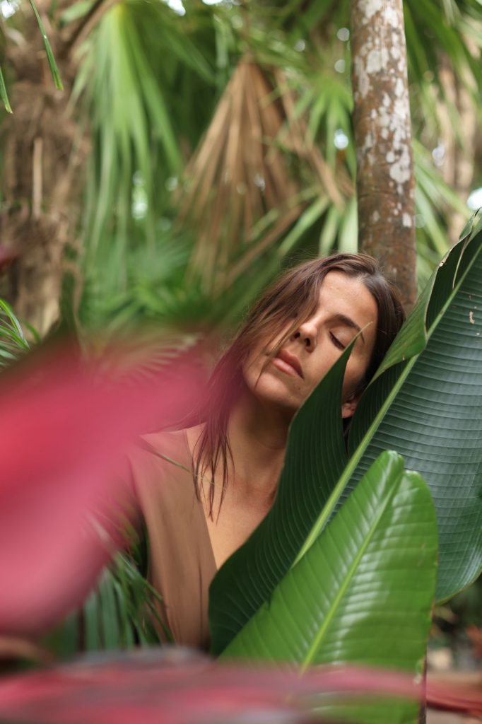 María entre naturaleza